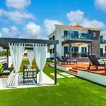 فيلة Luna Luxury سكرادين
