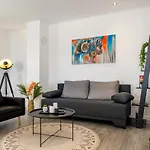 Luna Luxury فيلة سكرادين