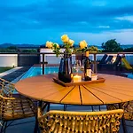 Luna Luxury * سكرادين