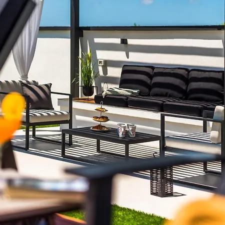 Luna Luxury