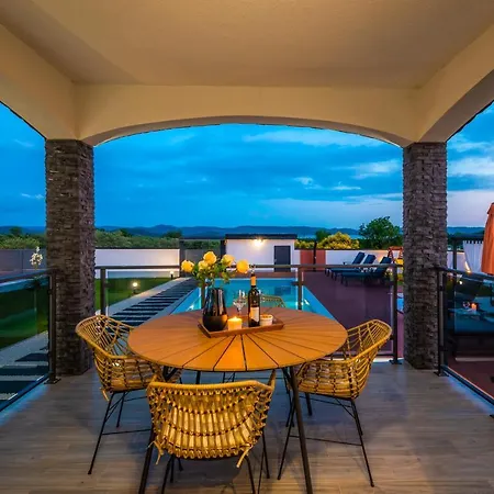 Luna Luxury * Skradin