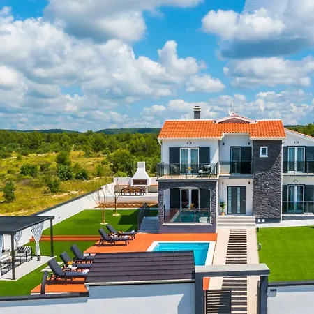 Luna Luxury 빌라 스크라딘