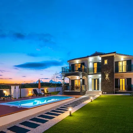 Luna Luxury * Skradin