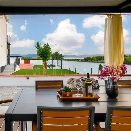 别墅 Luna Luxury *