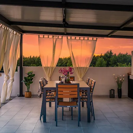 Luna Luxury Vila Skradin