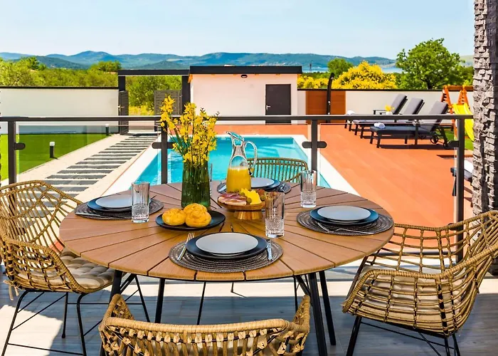 Luna Luxury וילה סקארדין