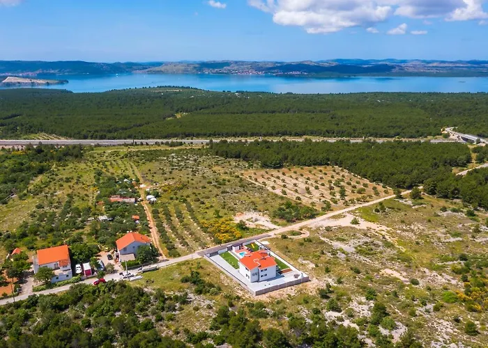 Luna Luxury * سكرادين