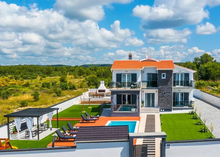 Luna Luxury וילה סקארדין