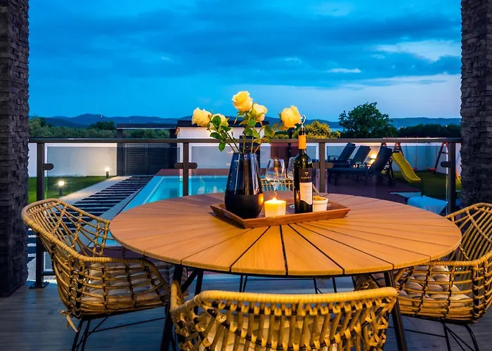 Luna Luxury * سكرادين