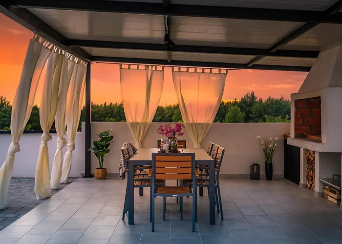 Luna Luxury וילה סקארדין